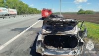 В Башкирии на трассе сгорела иномарка