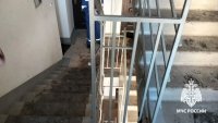 В Башкирии неизвестные подожгли велосипед и детскую коляску в подъезде