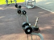 Вандалы разгромили спортивную площадку в парке Уфы