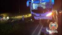 Два человека погибли в столкновении автобуса и легковушки в Башкирии
