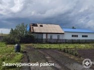Сильный ветер повредил крыши домов в Башкирии