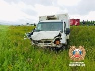 В Башкирии в ДТП с грузовиком погибли два человека