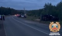 Три человека погибли при столкновении грузовика и легковушки в Башкирии