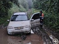 В Башкирии спасатели эвакуировали мужчину, застрявшего в лесу