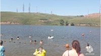 В Башкирии спасатели достали из воды тонущую женщину