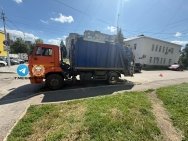 В Уфе водитель мусоровоза сбил 86-летнего дедушку