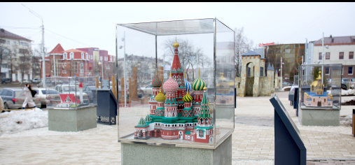 В Уфе у театра кукол появились миниатюры достопримечательностей России