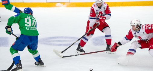 Салават Юлаев» уступил «Локомотиву» 